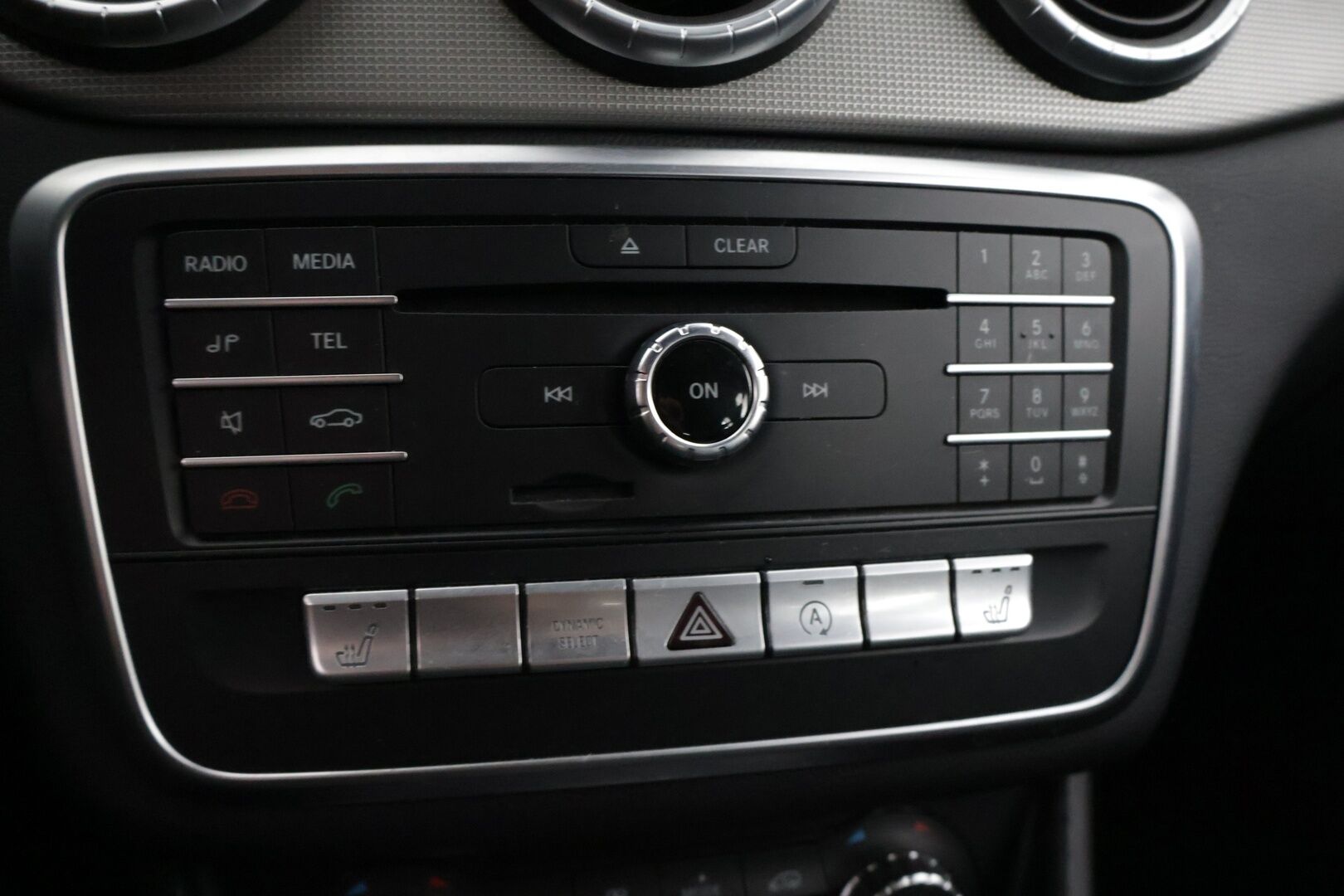 Mercedes-Benz CLA 2018 180 d A Shooting Brake Premium Business * Webasto / LED / P-Kamera / SportPenkit * - * Facelift / Suomi-Auto / Fiksusti huollettu / 2x hyvät renkaat Mersun omilla alumiinivanteilla *