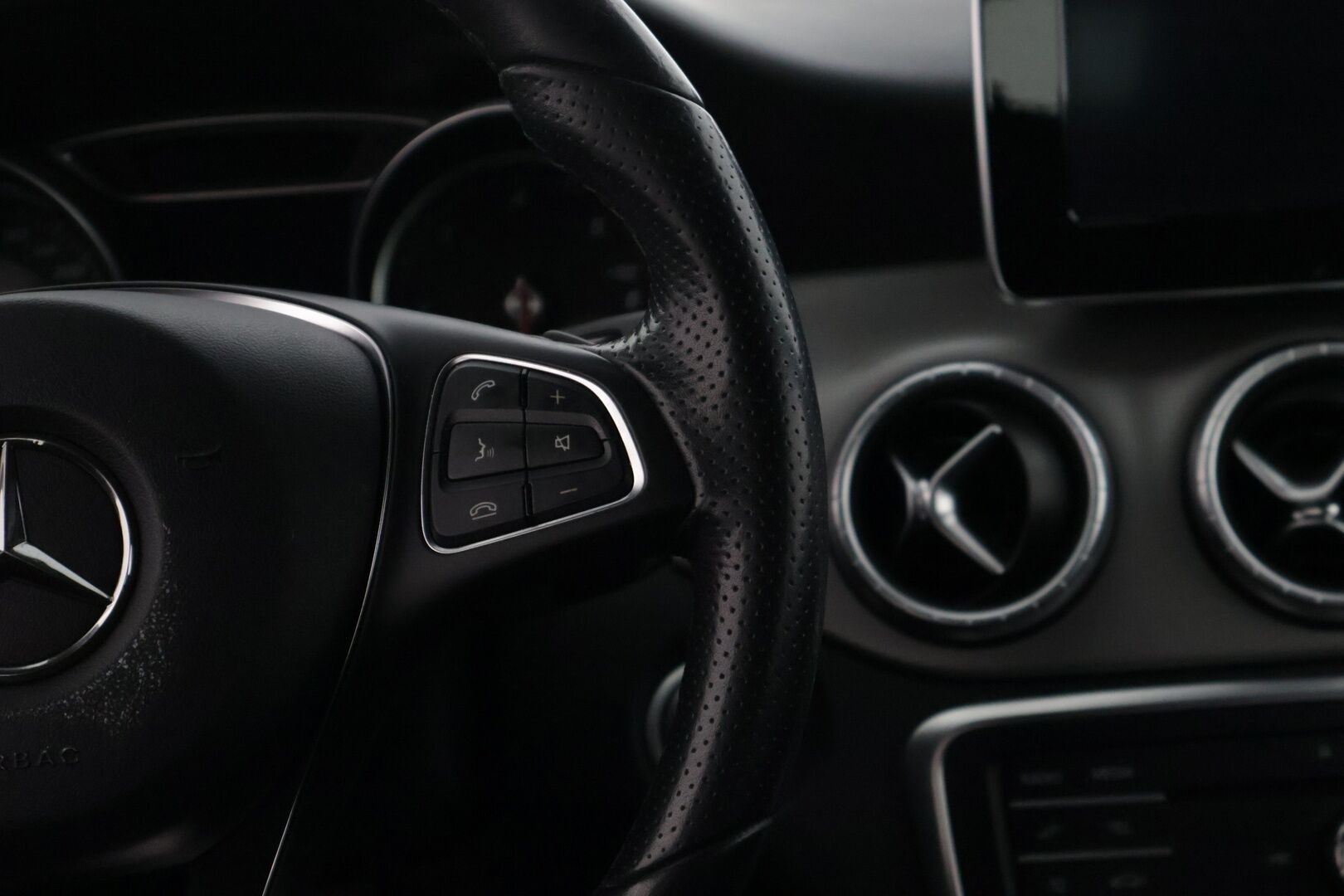 Mercedes-Benz CLA 2018 180 d A Shooting Brake Premium Business * Webasto / LED / P-Kamera / SportPenkit * - * Facelift / Suomi-Auto / Fiksusti huollettu / 2x hyvät renkaat Mersun omilla alumiinivanteilla *