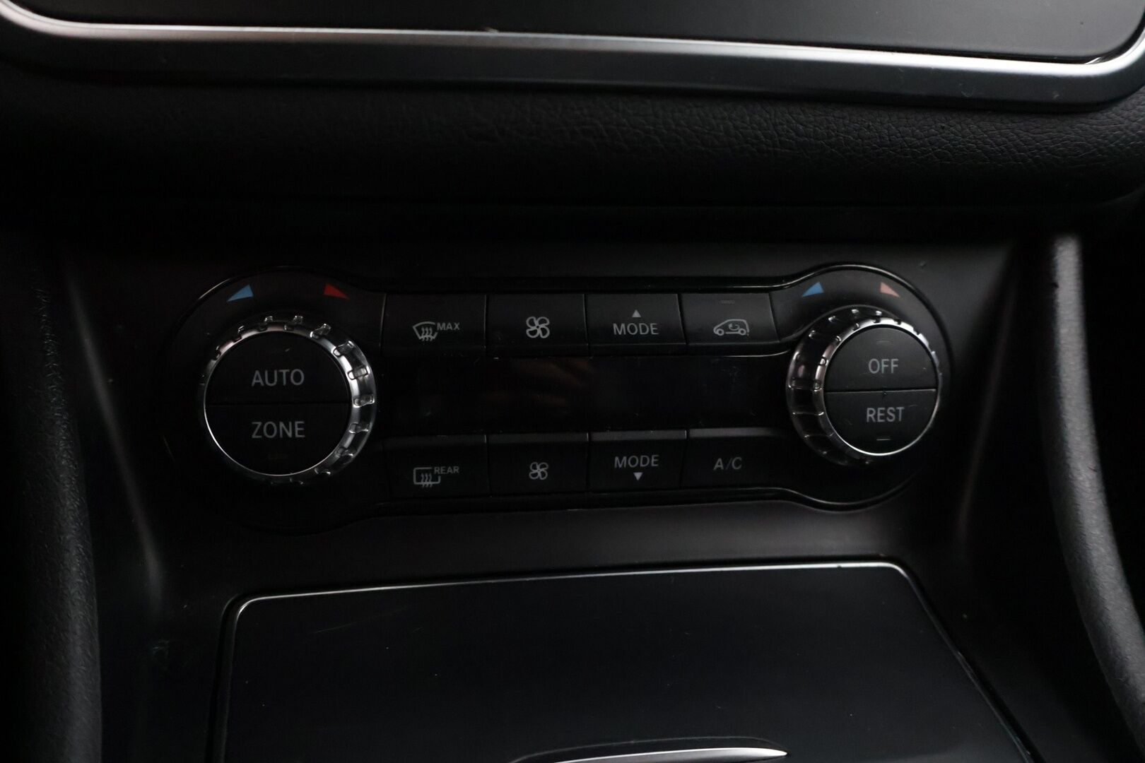 Mercedes-Benz CLA 2018 180 d A Shooting Brake Premium Business * Webasto / LED / P-Kamera / SportPenkit * - * Facelift / Suomi-Auto / Fiksusti huollettu / 2x hyvät renkaat Mersun omilla alumiinivanteilla *