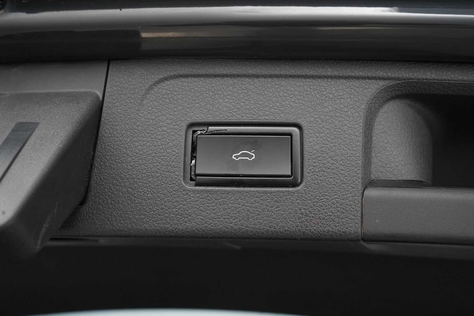 Volkswagen Passat 2017 1,6 TDI Variant Highline 88 kW (120 hv) DSG-automaatti *ACC / Vetokoukku / Lohkolämmitin / Navigointi / Carplay* - Suomi-auto / Kahdet alumiinivanteet / Kaksoismassa huollettu juuri! - Osta nyt, maksa vasta ensi vuonna