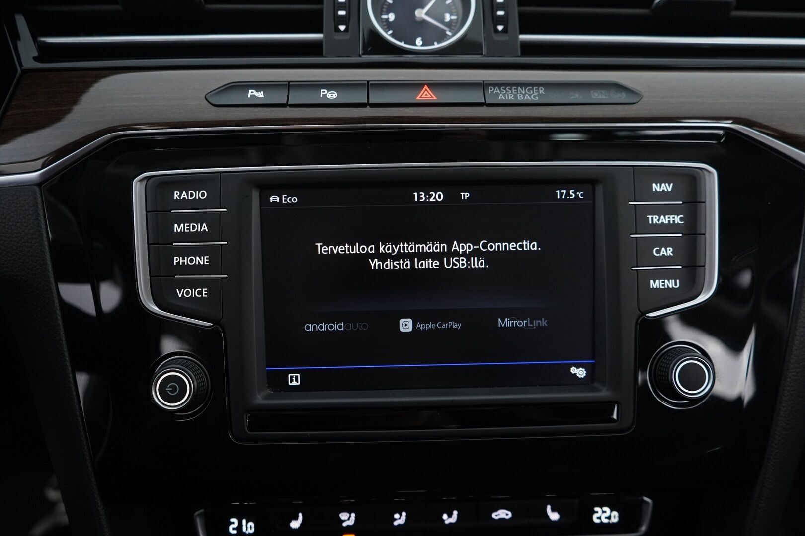 Volkswagen Passat 2017 1,6 TDI Variant Highline 88 kW (120 hv) DSG-automaatti *ACC / Vetokoukku / Lohkolämmitin / Navigointi / Carplay* - Suomi-auto / Kahdet Vanteet / Juuri huollettu!