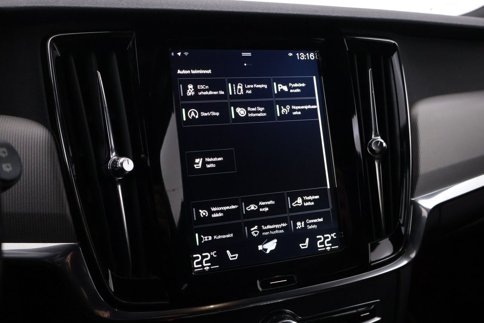 Volvo V90 2017 D5 AWD R-Design aut - | Webasto | Koukku Alletaittuva | ACC | Premium Audio | VOC | LED | Sport Istuimet | Ei AdBlue-järjestelmää |