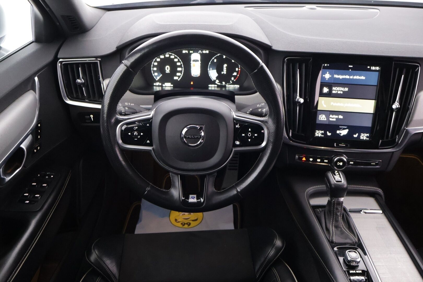 Volvo V90 2017 D5 AWD R-Design aut - | Webasto | Koukku Alletaittuva | ACC | Premium Audio | VOC | LED | Sport Istuimet | Ei AdBlue-järjestelmää |