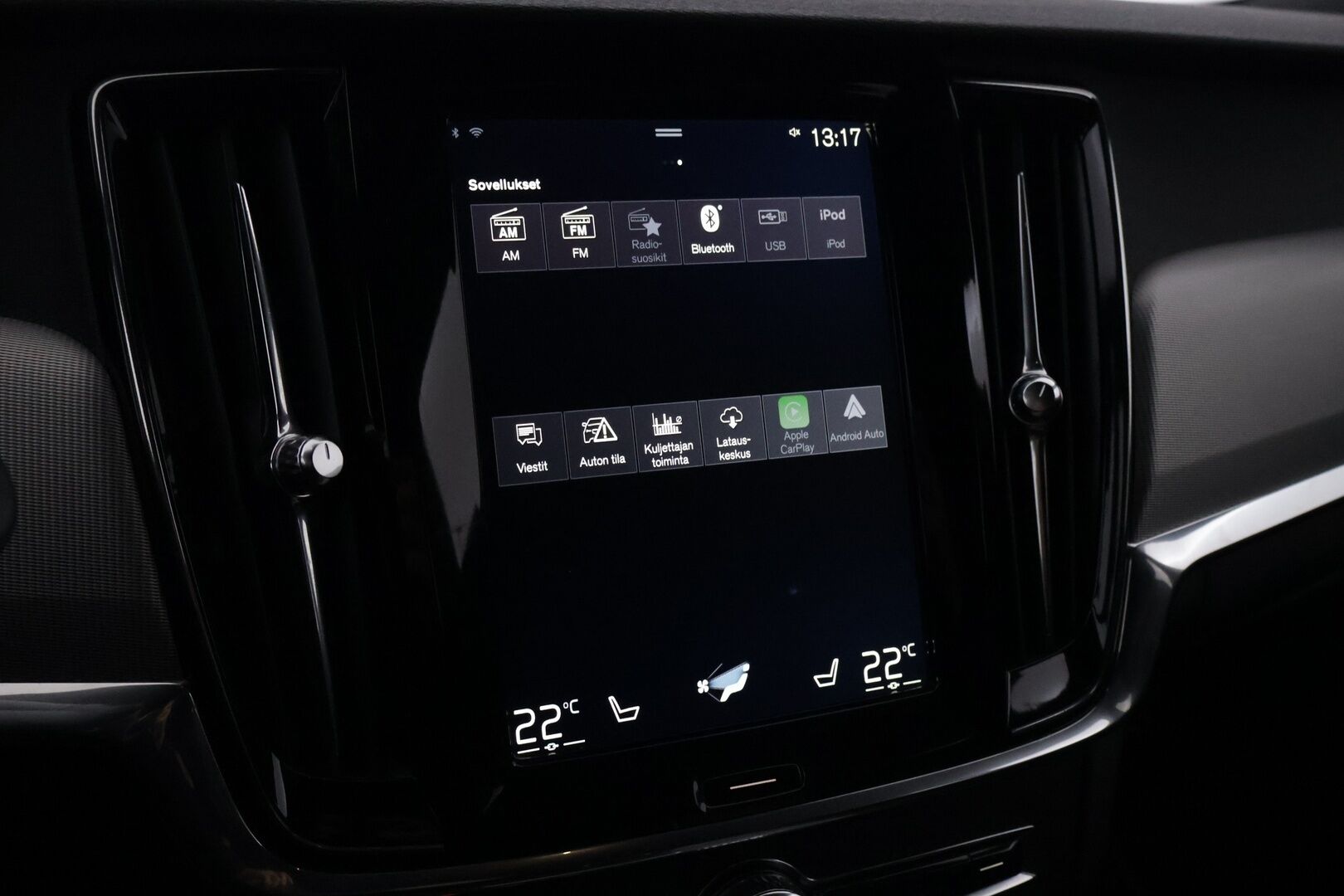 Volvo V90 2017 D5 AWD R-Design aut - | Webasto | Koukku Alletaittuva | ACC | Premium Audio | VOC | LED | Sport Istuimet | Ei AdBlue-järjestelmää |