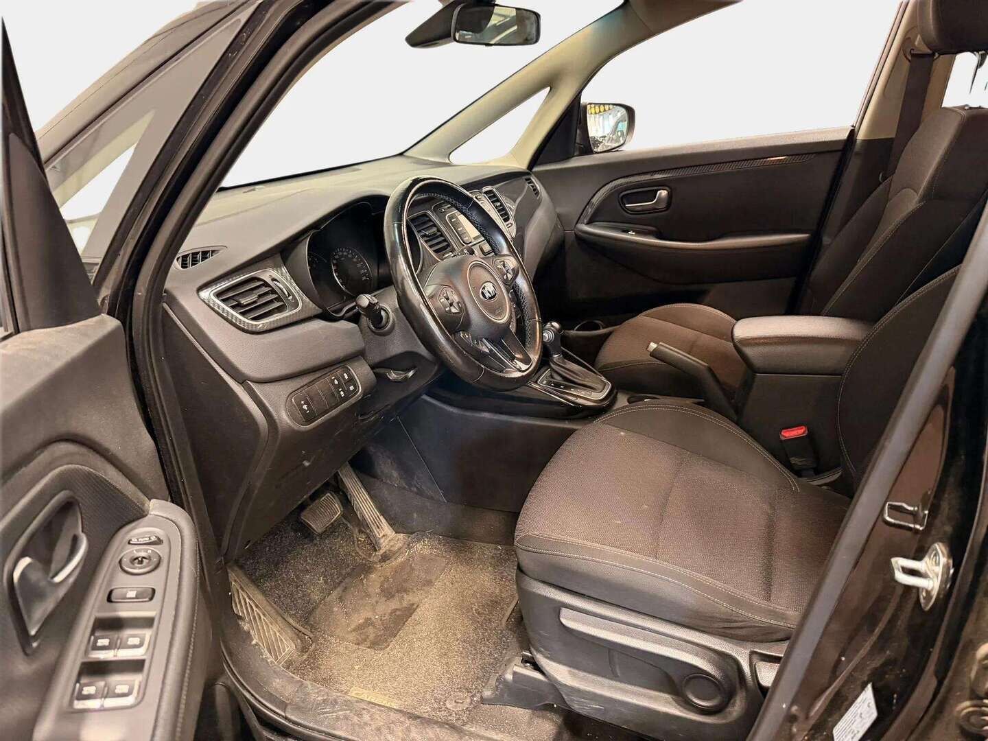 Kia Carens 2018 1,7 CRDi 141 hv EX DCT A/T 7P - | Suomi-Auto | Lohko + sisäp.| Vakkari | Bluetooth | 2x Renkaat & Vanteet | 