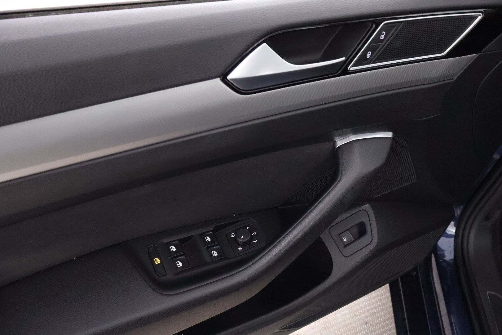 Volkswagen Passat 2017 Sedan Comfortline 1,4 TSI 92 kW (125 hv) DSG-automaatti - Webasto / Digimittari / Koukku / Ratinlämmitys / LED / Navi / Vakkari / 2Om Suomiauto / Jakopää hiljattain tehty!