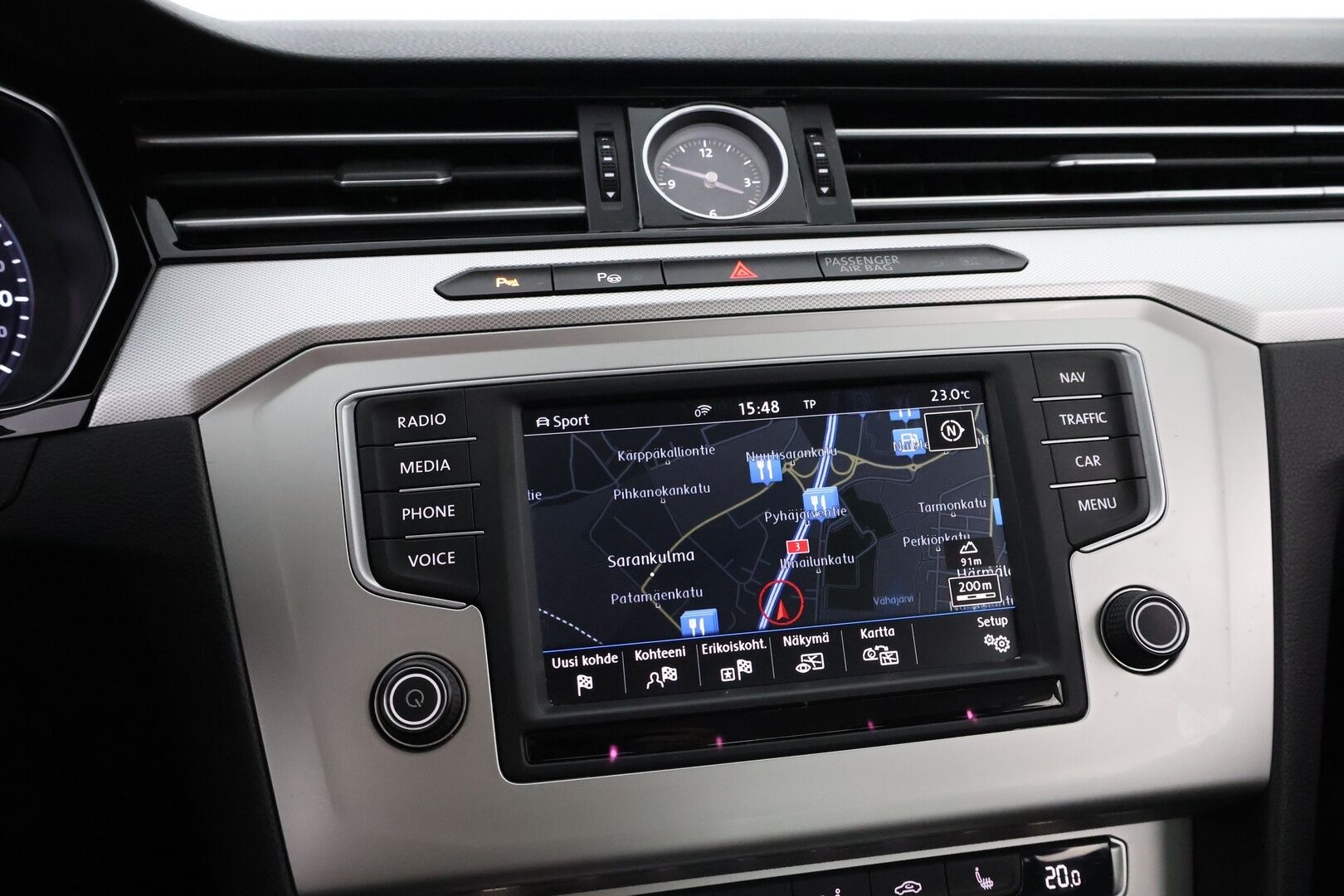 Volkswagen Passat 2017 Sedan Comfortline 1,4 TSI 92 kW (125 hv) DSG-automaatti - Webasto / Digimittari / Koukku / Ratinlämmitys / LED / Navi / Vakkari / 2Om Suomiauto / Jakopää hiljattain tehty!