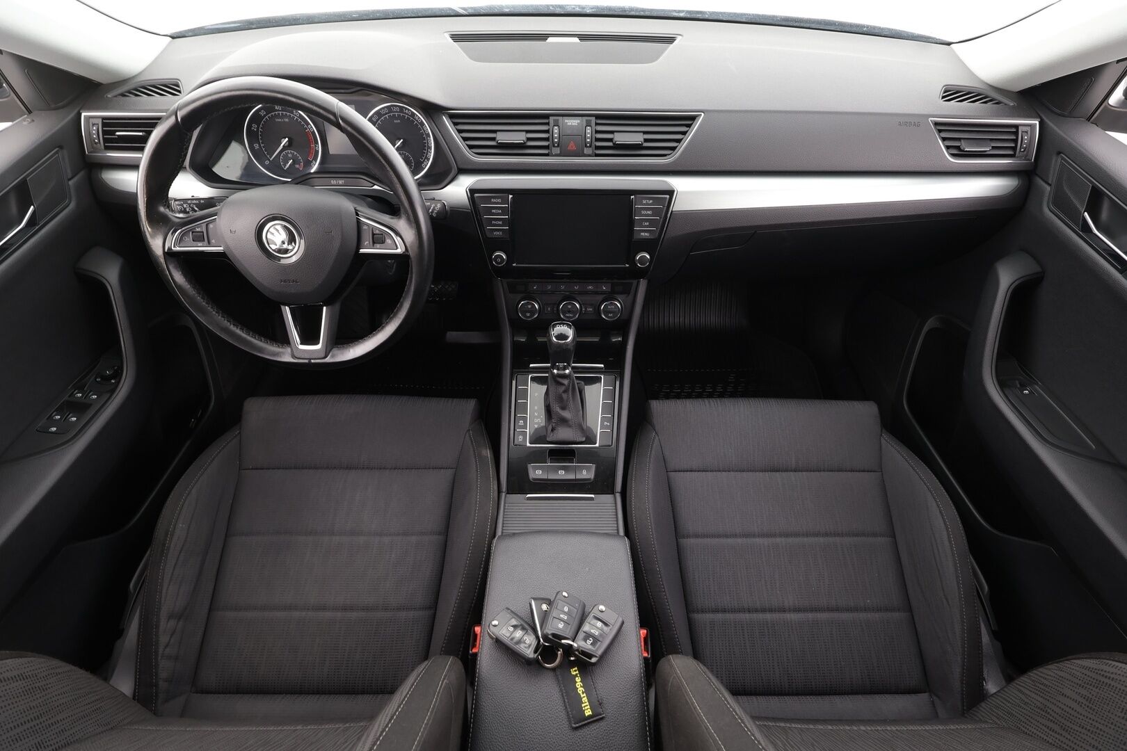 Skoda Superb 2017 Combi 1,8 TSI Edition DSG Autom. - | Vakkari | Webasto | Xenon | P.tutkat | Bluetooth | Suomi-auto | Kahdet Renkaat |