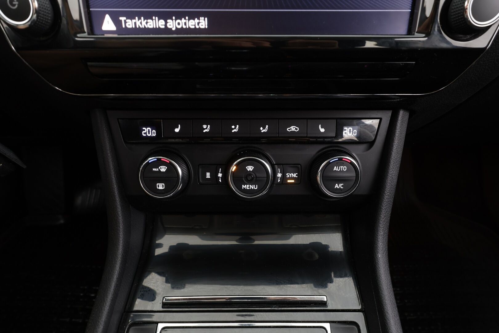 Skoda Superb 2017 Combi 1,8 TSI Edition DSG Autom. - | Vakkari | Webasto | Xenon | P.tutkat | Bluetooth | Suomi-auto | Kahdet Renkaat |