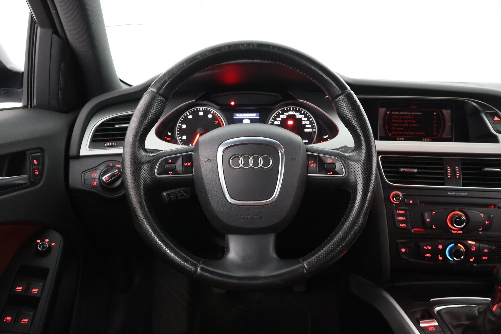 Audi A4 2008 A4 Farmari (AC) 4ov 1984cm3 | YritysOutlet - Myydään vain yrityksille - Vakkari | Nahat | Vetokoukku | 7kk leimaa!