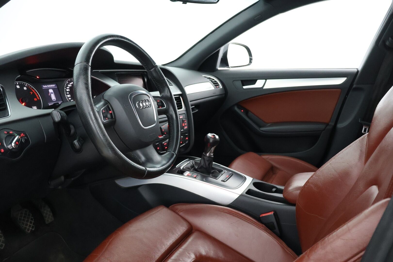 Audi A4 2008 A4 Farmari (AC) 4ov 1984cm3 | YritysOutlet - Myydään vain yrityksille - Vakkari | Nahat | Vetokoukku | 7kk leimaa!