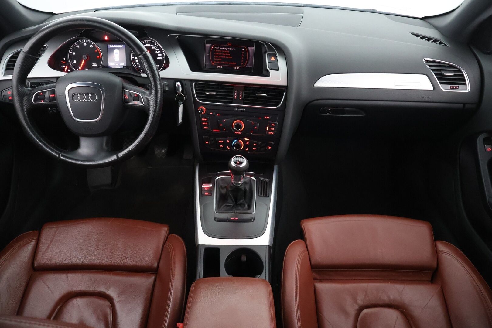 Audi A4 2008 A4 Farmari (AC) 4ov 1984cm3 | YritysOutlet - Myydään vain yrityksille - Vakkari | Nahat | Vetokoukku | 7kk leimaa!