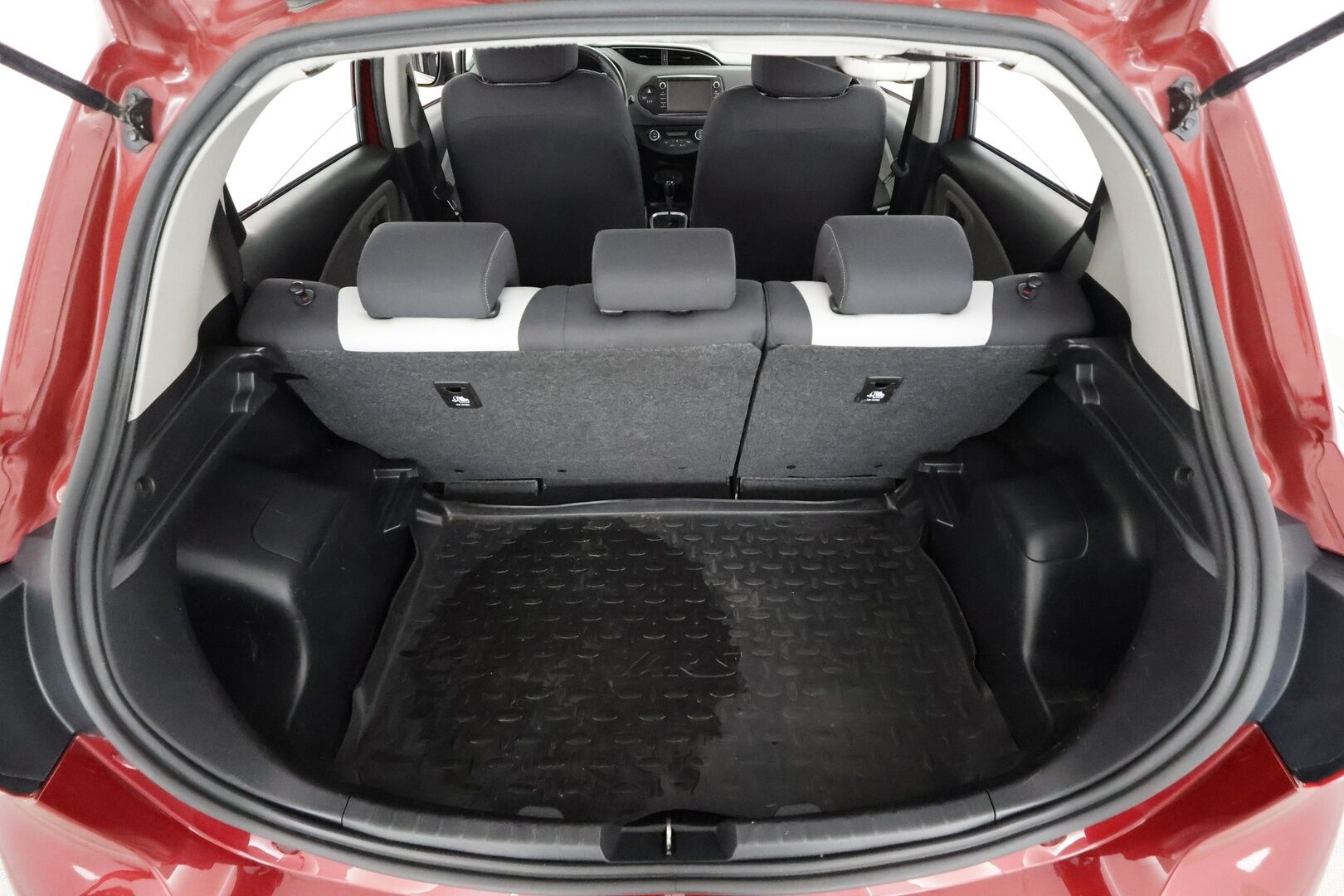 Toyota Yaris 2017 1,5 Dual VVT-i Launch Edition 5ov Multidrive S - | Koukku | P.Kamera | Navi | Kaistavahti | Kaukovaloautomatiikka | Vakkari | Bluetooth | Kahdet renkaat | Merkkihuollot | Suomi-auto | 