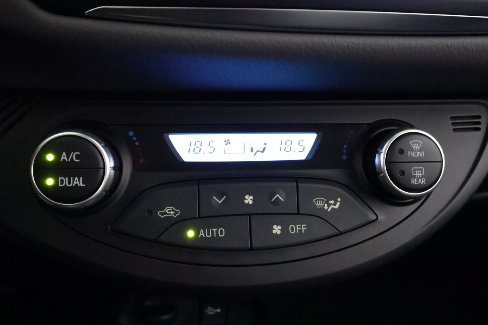 Toyota Yaris 2017 1,5 Dual VVT-i Launch Edition 5ov Multidrive S - | Koukku | P.Kamera | Navi | Kaistavahti | Kaukovaloautomatiikka | Vakkari | Bluetooth | Kahdet renkaat | Merkkihuollot | Suomi-auto | 