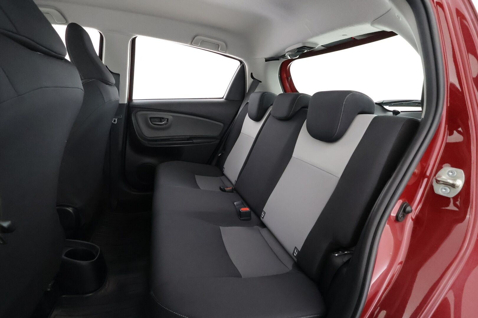 Toyota Yaris 2017 1,5 Dual VVT-i Launch Edition 5ov Multidrive S - | Koukku | P.Kamera | Navi | Kaistavahti | Kaukovaloautomatiikka | Vakkari | Bluetooth | Kahdet renkaat | Merkkihuollot | Suomi-auto | 