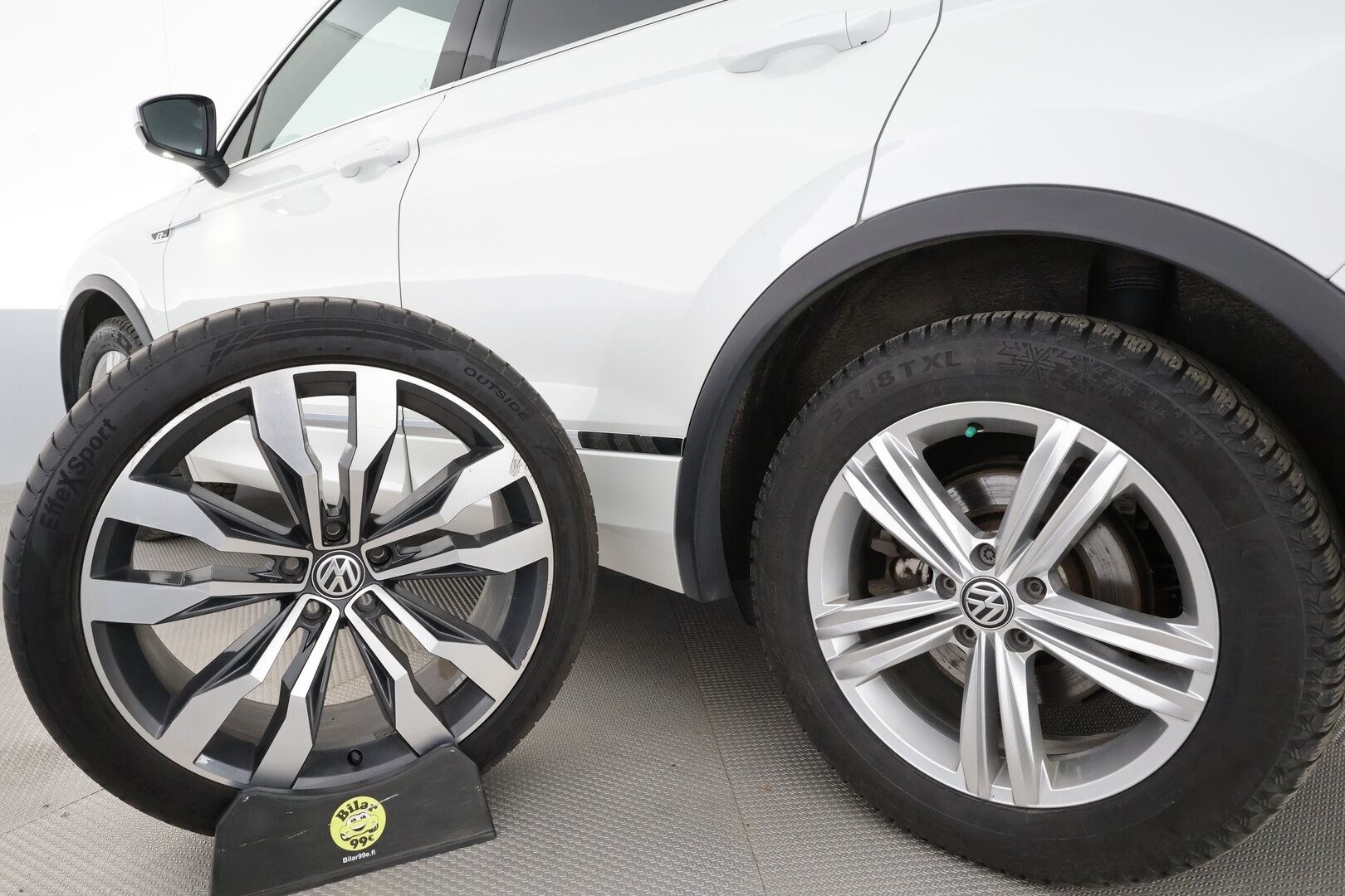 Volkswagen Tiguan 2017 R-line Highline 2,0 TDI SCR (240 hv) 4MOTION DSG * ACC / P.kamera / Webasto / Adapt.LED / Dynaudio / Navi * - Muistipenkki / Koukku / Suomi-auto / Kahdet renkaat aluvanteilla 