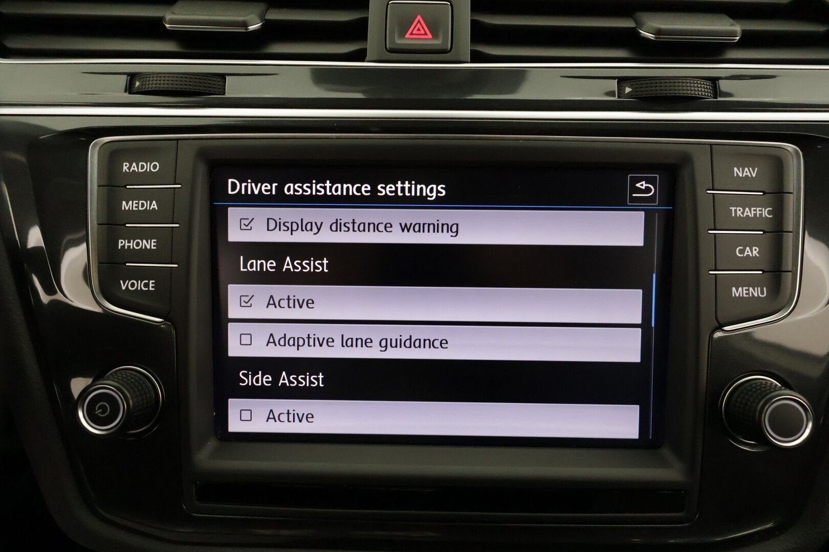 Volkswagen Tiguan 2017 R-line Highline 2,0 TDI SCR (240 hv) 4MOTION DSG * ACC / P.kamera / Webasto / Adapt.LED / Dynaudio / Navi * - Muistipenkki / Koukku / Suomi-auto / Kahdet renkaat aluvanteilla