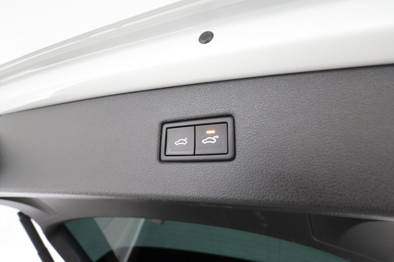 Volkswagen Tiguan 2017 R-line Highline 2,0 TDI SCR (240 hv) 4MOTION DSG * ACC / P.kamera / Webasto / Adapt.LED / Dynaudio / Navi * - Muistipenkki / Koukku / Suomi-auto / Kahdet renkaat aluvanteilla 