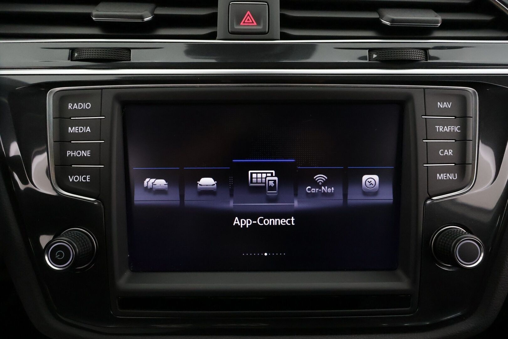 Volkswagen Tiguan 2017 R-line Highline 2,0 TDI SCR (240 hv) 4MOTION DSG * ACC / P.kamera / Webasto / Adapt.LED / Dynaudio / Navi * - Muistipenkki / Koukku / Suomi-auto / Kahdet renkaat aluvanteilla