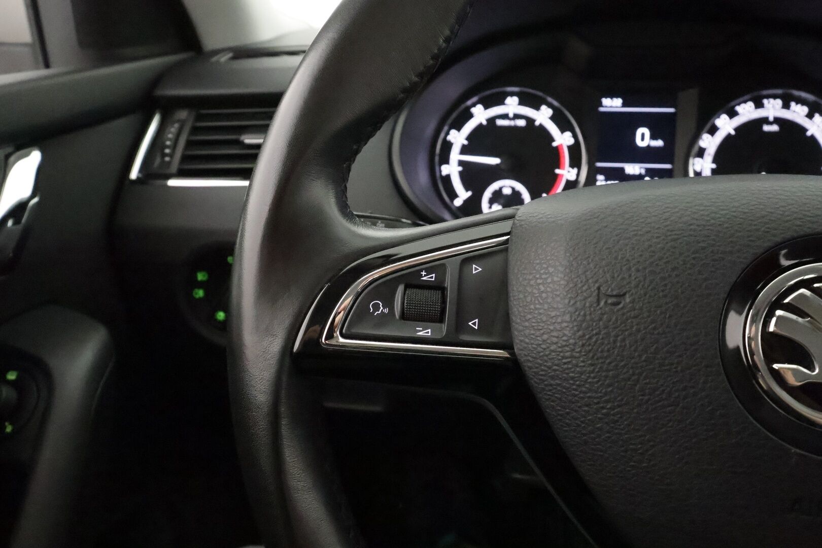 Skoda Octavia 2018 1,0 TSI Ambition** Webasto /  Apple&Android - 1-om Suomi-auto