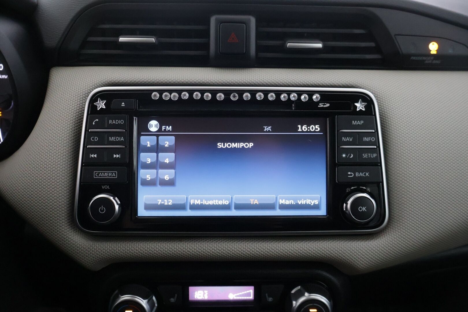 Nissan Micra 2018 IG-T 90 S/S N-Connecta 5M/T Tech pack - | 360 kamera | BOSE- audio | Avaimeton kulku ja käynnistys | Lohkolämmitin ja sisätilalämmitin | Vakionopeussäädin | Kaistavahti | Katveavustin | Navi |