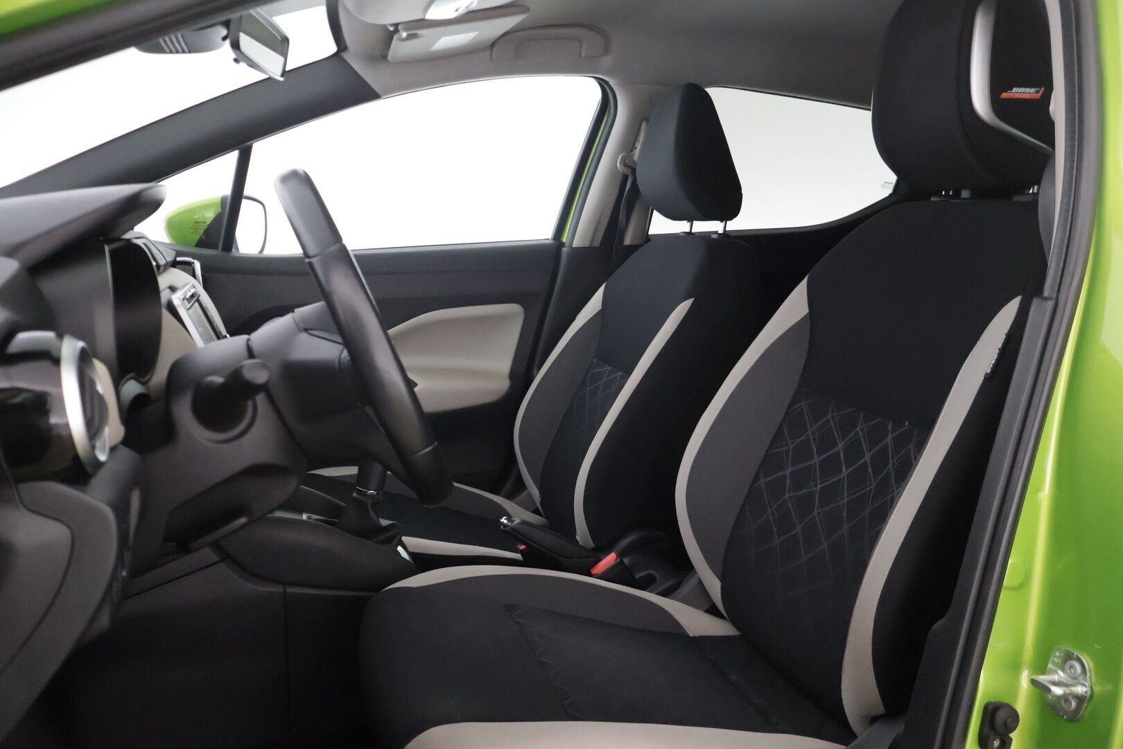Nissan Micra 2018 IG-T 90 S/S N-Connecta 5M/T Tech pack - | 360 kamera | BOSE- audio | Avaimeton kulku ja käynnistys | Lohkolämmitin ja sisätilalämmitin | Vakionopeussäädin | Kaistavahti | Katveavustin | Navi |