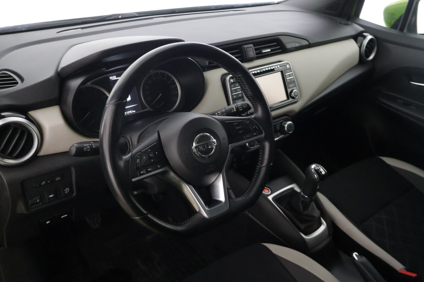 Nissan Micra 2018 IG-T 90 S/S N-Connecta 5M/T Tech pack - | 360 kamera | BOSE- audio | Avaimeton kulku ja käynnistys | Lohkolämmitin ja sisätilalämmitin | Vakionopeussäädin | Kaistavahti | Katveavustin | Navi |