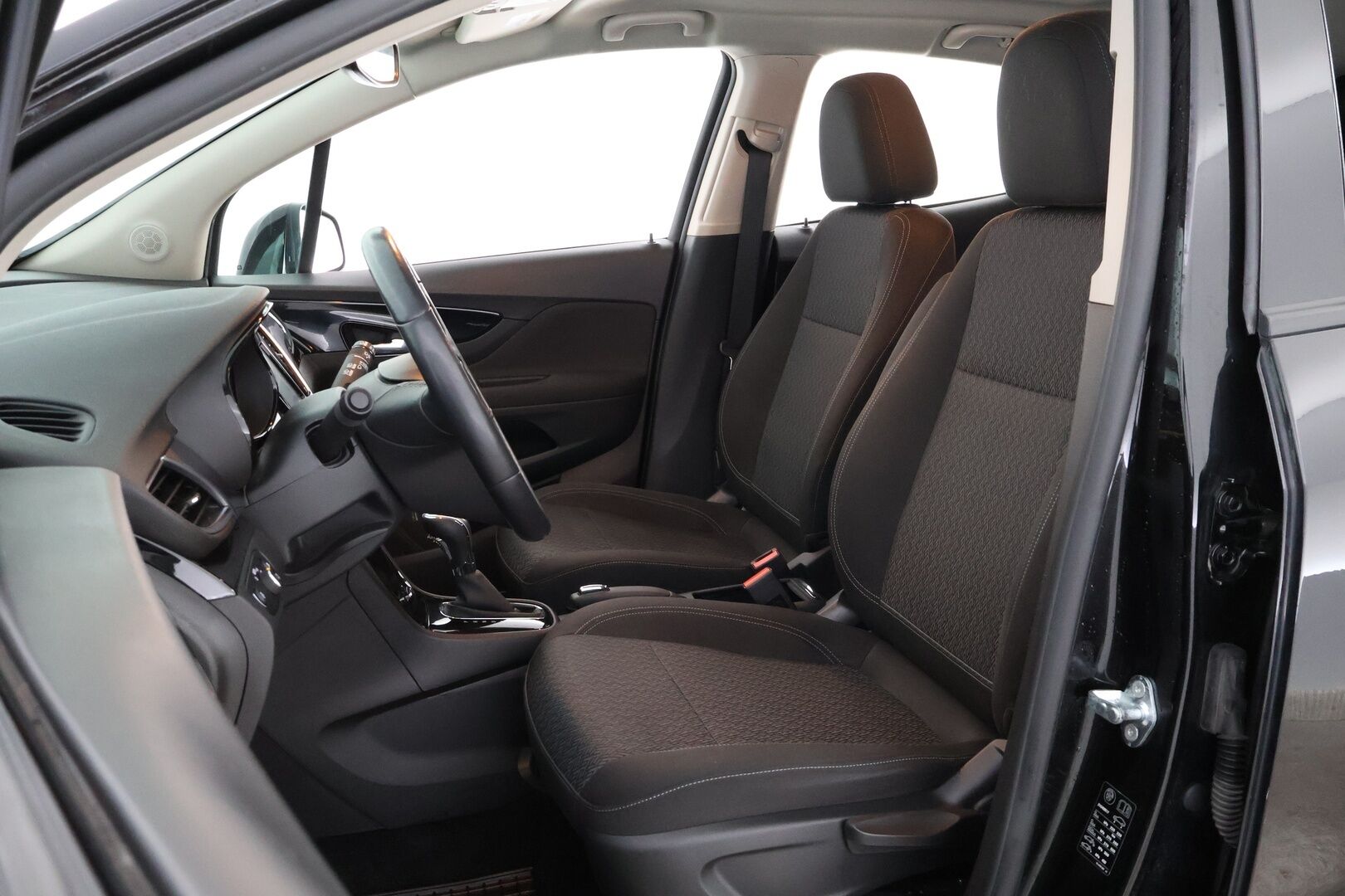 Opel Mokka 2018 X Enjoy 1,4 Turbo 103kW AT6 * Suomiauto / Koukku / Vakkari / LED / Lohko & Sisäpistoke / Peruutustutkat - Metalliväri / Särmä huoltohistoria / 2x renkaat aluvantein!