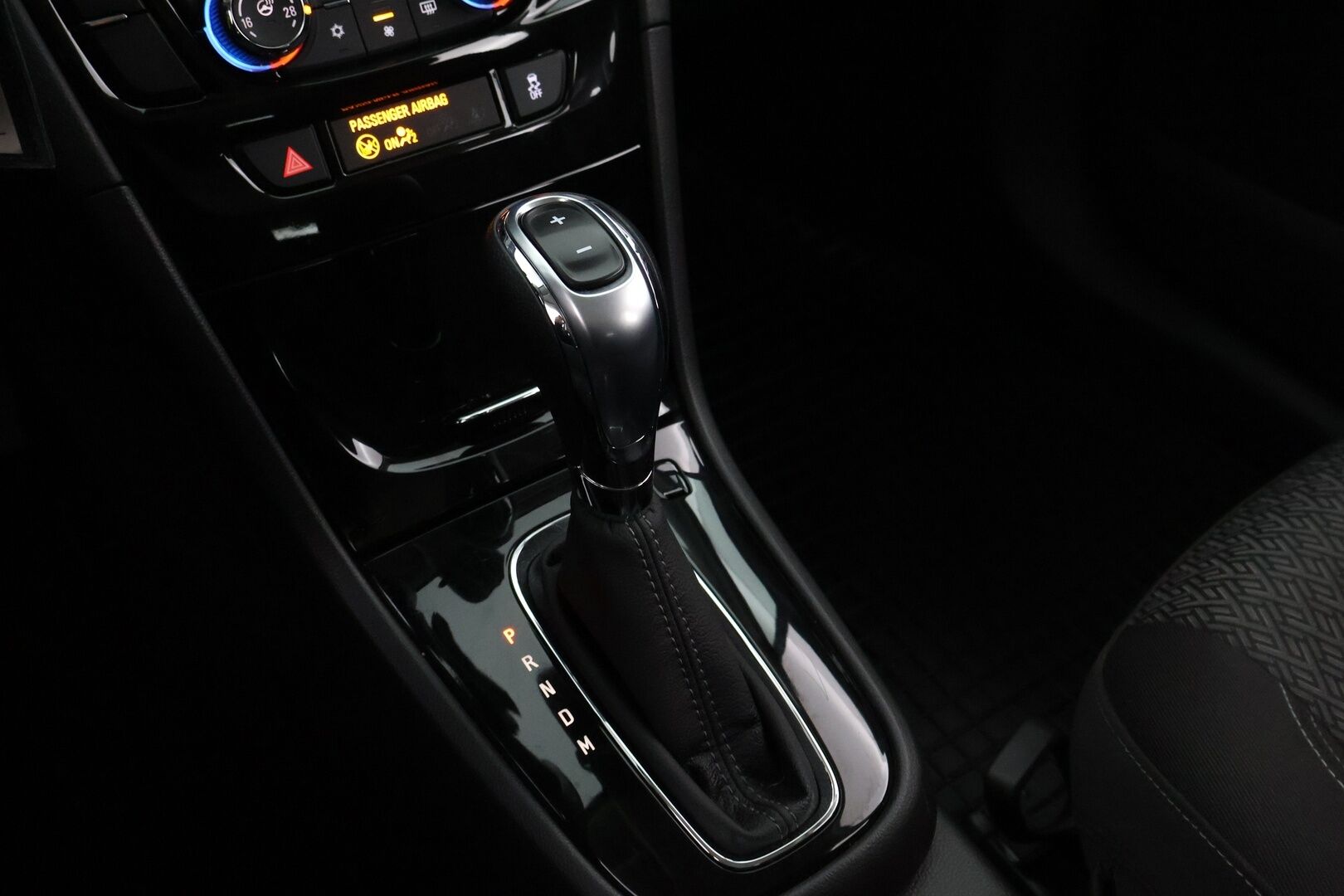 Opel Mokka 2018 X Enjoy 1,4 Turbo 103kW AT6 * Suomiauto / Koukku / Vakkari / LED / Lohko & Sisäpistoke / Peruutustutkat - Metalliväri / Särmä huoltohistoria / 2x renkaat aluvantein!