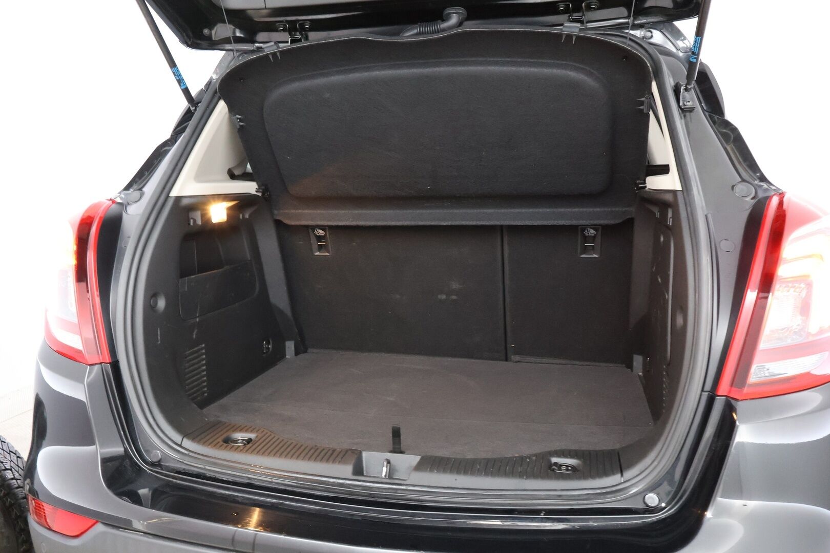 Opel Mokka 2018 X Enjoy 1,4 Turbo 103kW AT6 * Suomiauto / Koukku / Vakkari / LED / Lohko & Sisäpistoke / Peruutustutkat - Metalliväri / Särmä huoltohistoria / 2x renkaat aluvantein!