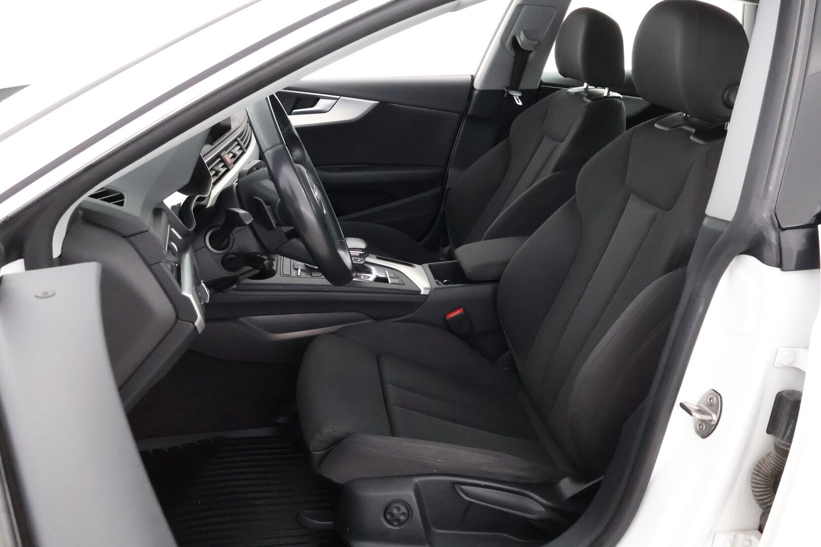 Audi A5 2018 Sportback Business Sport Comfort Edition 1,4 TFSI * Webasto / Matrix LED / Audi Sound System / Vetokoukku / Peruutustutkat - Suomiauto / 2x Renkaat Alkuperäisvantein / Jakopää hiljattain tehty!