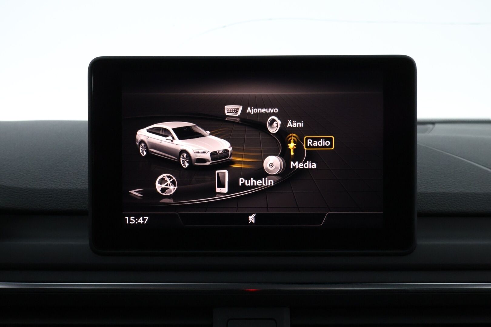 Audi A5 2018 Sportback Business Sport Comfort Edition 1,4 TFSI * Webasto / Matrix LED / Audi Sound System / Vetokoukku / Peruutustutkat - Suomiauto / 2x Renkaat Alkuperäisvantein / Jakopää hiljattain tehty!