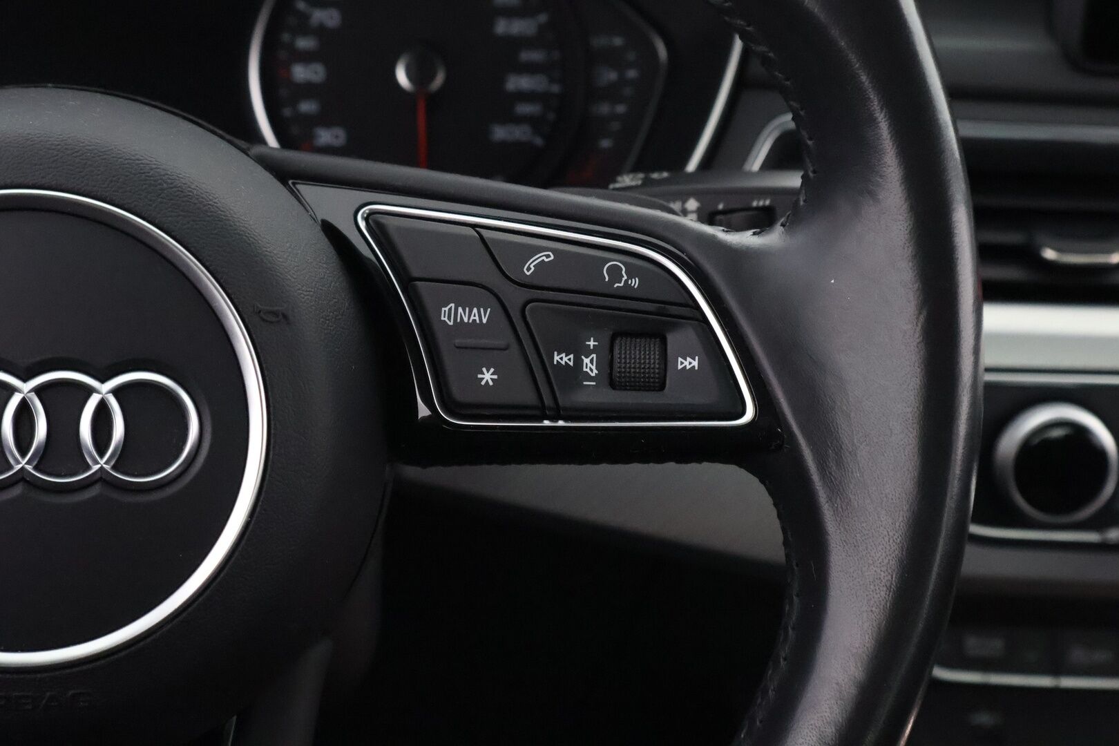 Audi A5 2018 Sportback Business Sport Comfort Edition 1,4 TFSI * Webasto / Matrix LED / Audi Sound System / Vetokoukku / Peruutustutkat - Suomiauto / 2x Renkaat Alkuperäisvantein / Jakopää hiljattain tehty! - HULLU BLACKWEEK KORKOTARJOUS 2,49%