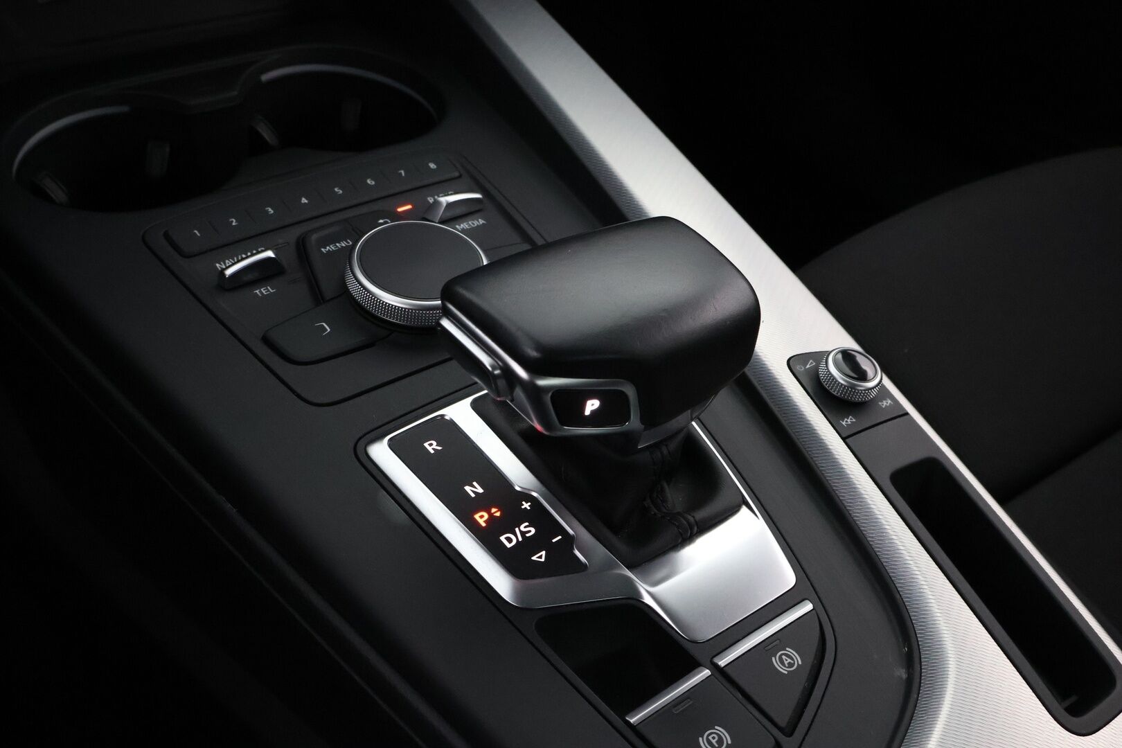 Audi A5 2018 Sportback Business Sport Comfort Edition 1,4 TFSI * Webasto / Matrix LED / Audi Sound System / Vetokoukku / Peruutustutkat - Suomiauto / 2x Renkaat Alkuperäisvantein / Jakopää hiljattain tehty! - HULLU BLACKWEEK KORKOTARJOUS 2,49%