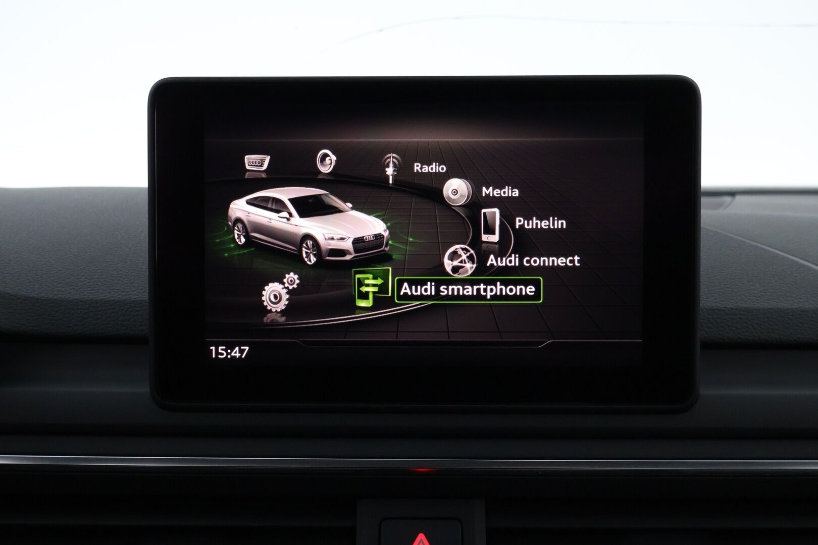 Audi A5 2018 Sportback Business Sport Comfort Edition 1,4 TFSI * Webasto / Matrix LED / Audi Sound System / Vetokoukku / Peruutustutkat - Suomiauto / 2x Renkaat Alkuperäisvantein / Jakopää hiljattain tehty!