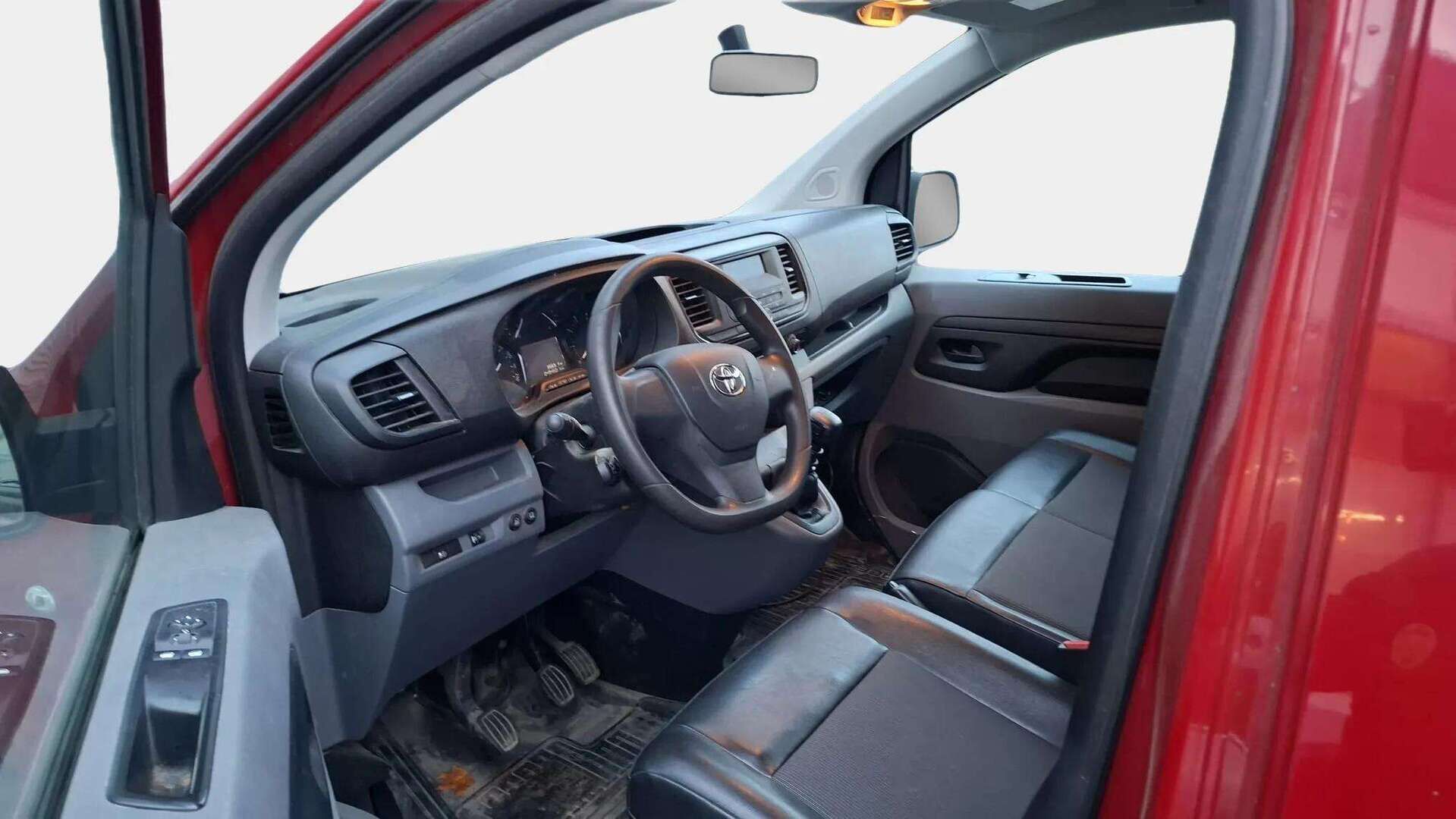 Toyota Proace 2018 L2 2,0 D 120 -  | Suomi-auto | Webasto | Karjapuskuri | LED-Lisävalo | Koukku | ALV-vähennyskelpoinen | 