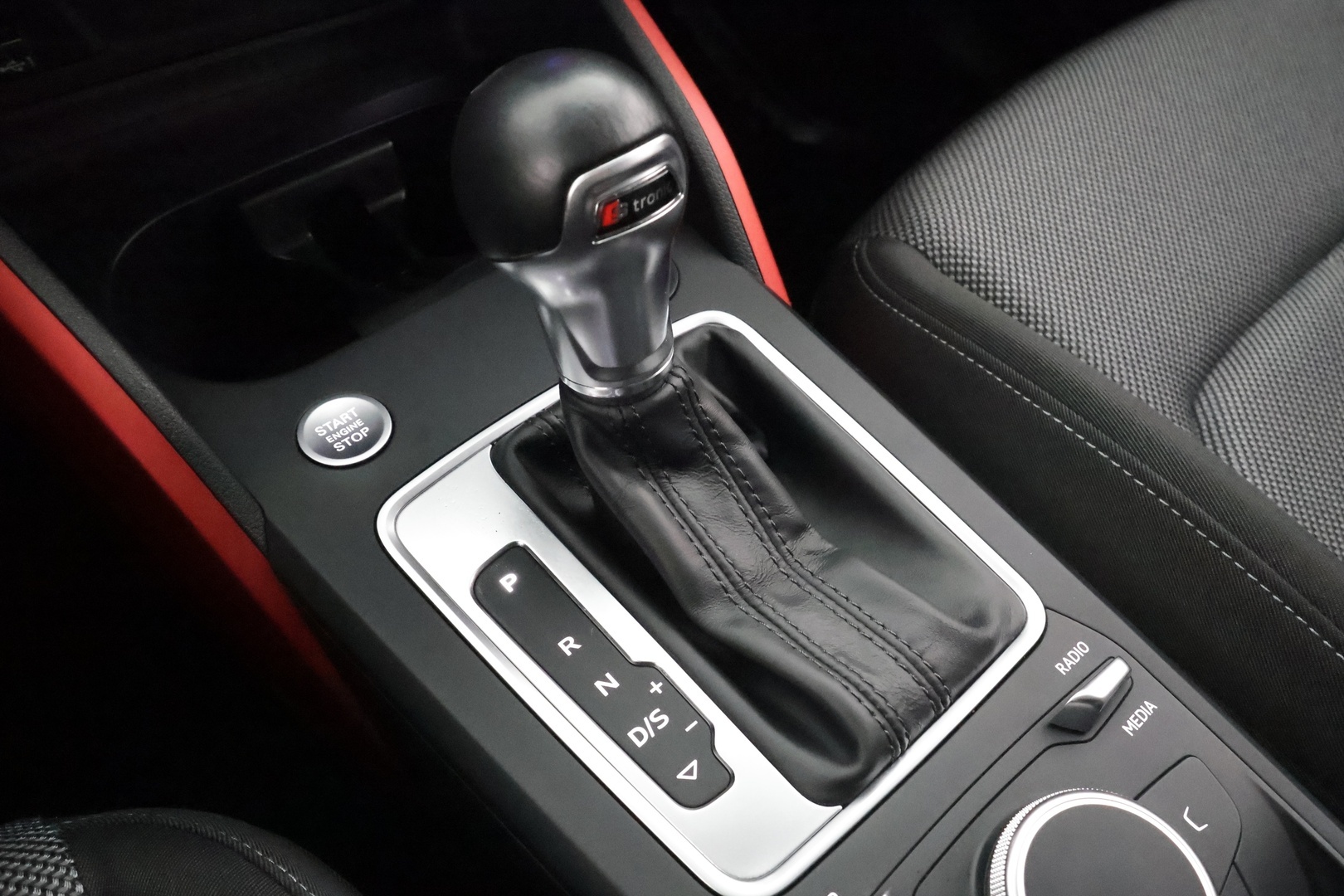 Audi Q2 2018 Business Sport 1,4 TFSI COD 110 kW S tronic * ACC / Webasto / LED / P.Tutka / Audi Smartphone / Keyless * - Kahdet renkaat aluvanteilla