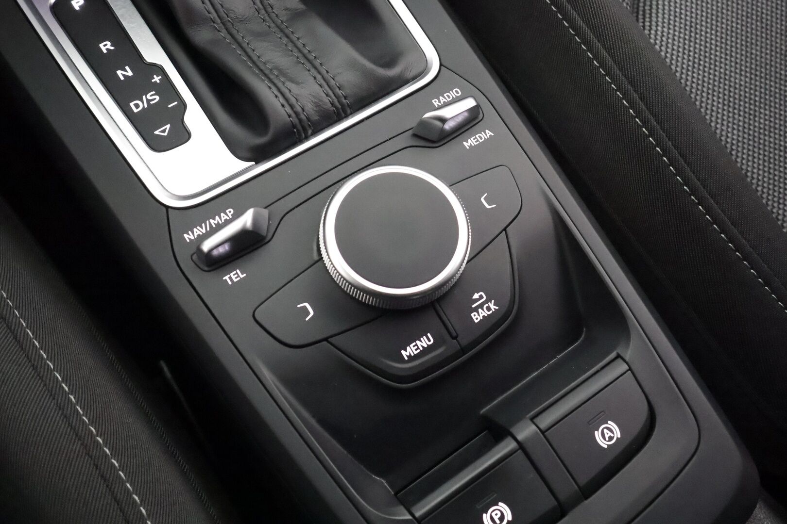 Audi Q2 2018 Business Sport 1,4 TFSI COD 110 kW S tronic * Webasto / Adapt.Vakkari / LED / Audi Smartphone / KeyLess / Peruutustutka - Kahdet renkaat aluvanteilla - HULLUT AVAJAISHULINAT KORKOTARJOUS 3,29 %