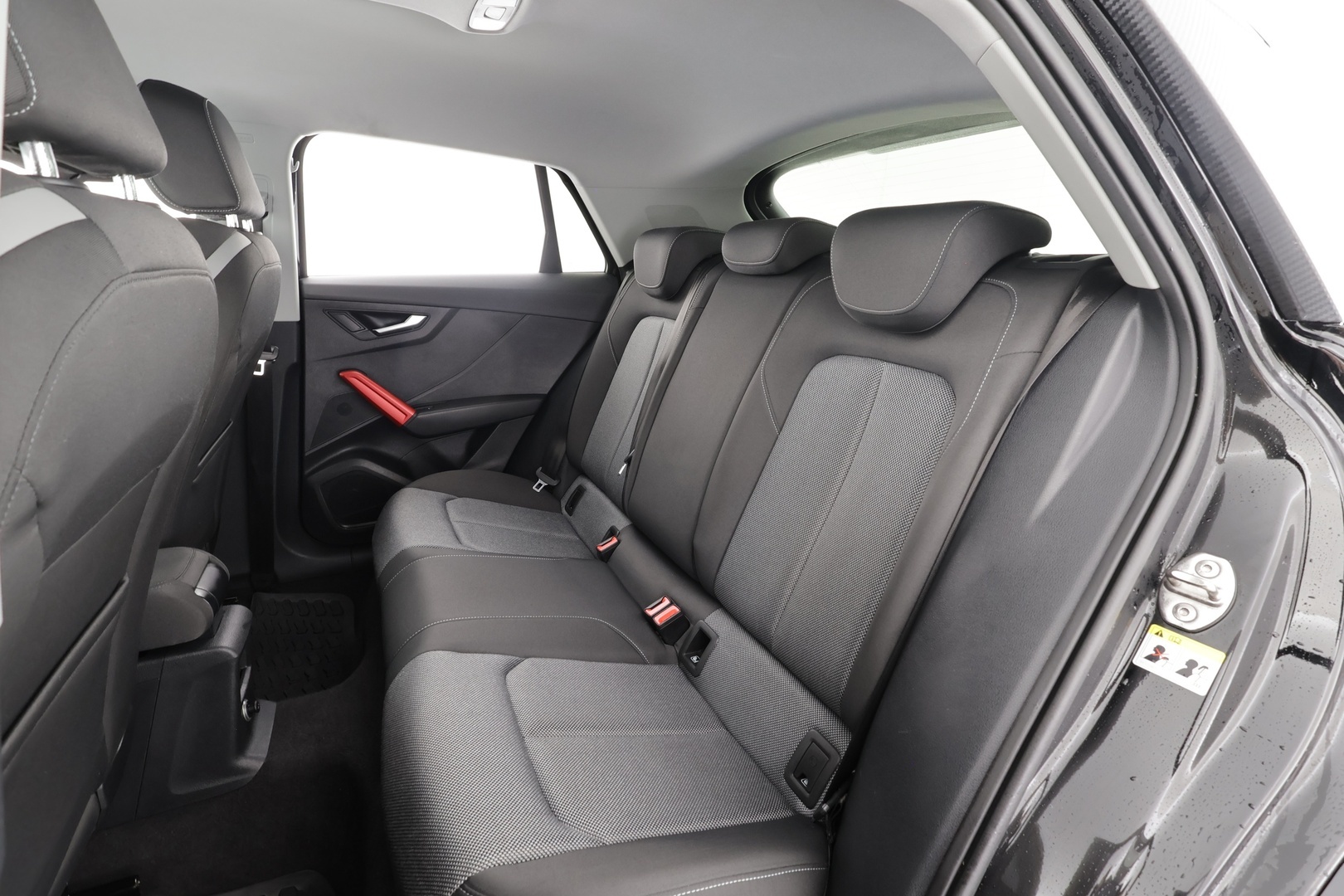 Audi Q2 2018 Business Sport 1,4 TFSI COD 110 kW S tronic * ACC / Webasto / LED / P.Tutka / Audi Smartphone / Keyless * - Kahdet renkaat aluvanteilla