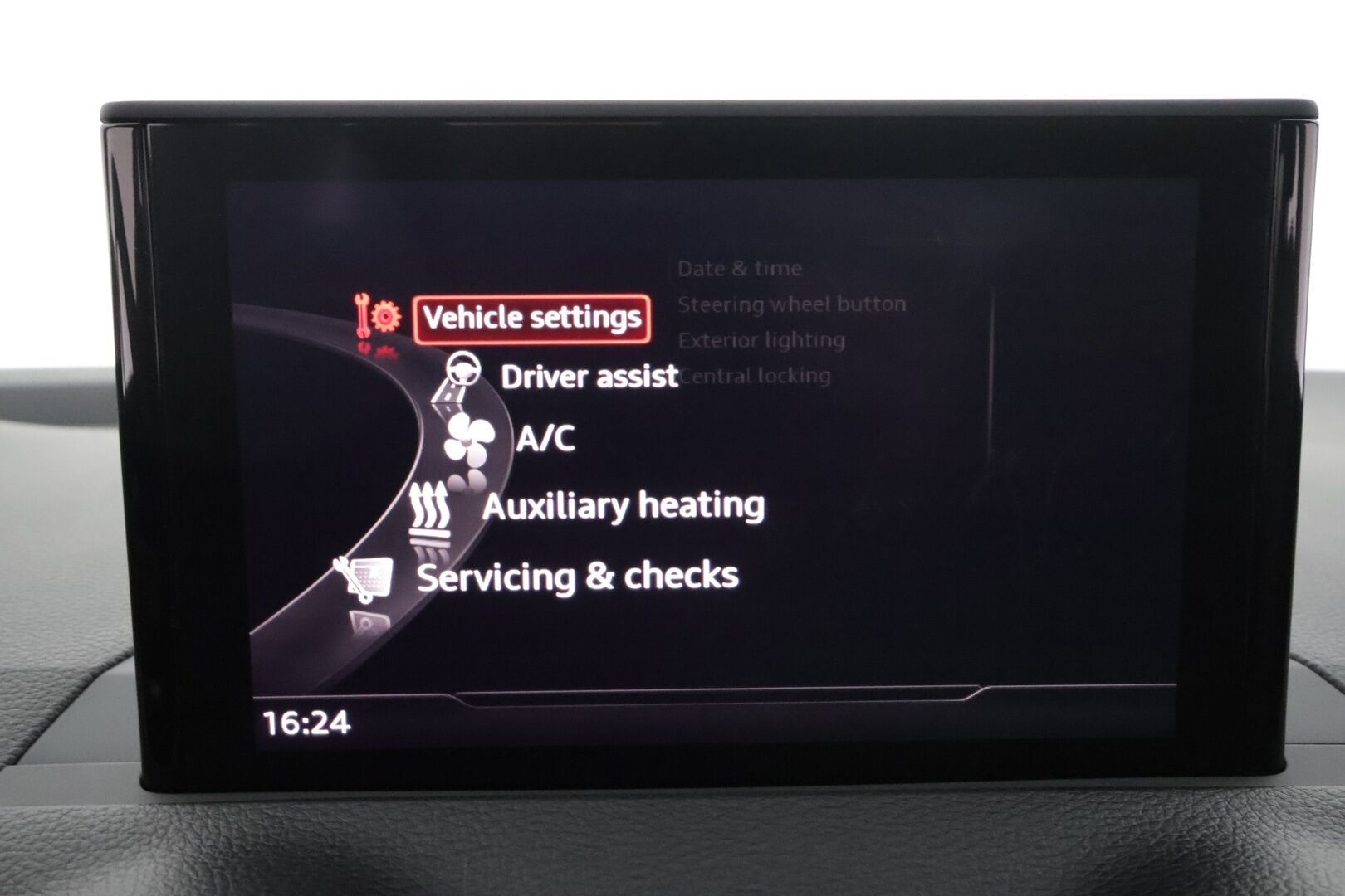 Audi Q2 2018 Business Sport 1,4 TFSI COD 110 kW S tronic * Webasto / Adapt.Vakkari / LED / Audi Smartphone / KeyLess / Peruutustutka - Kahdet renkaat aluvanteilla - HULLUT AVAJAISHULINAT KORKOTARJOUS 3,29 %