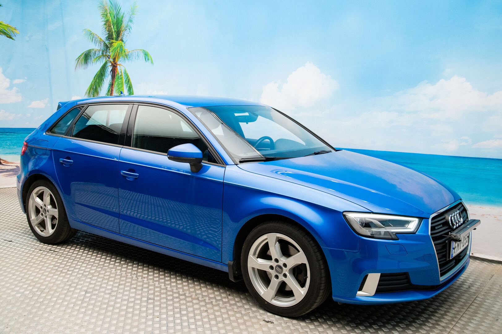 Audi A3 2018 Sportback Pro Business Sport Edition 2,0 TFSI 140 kW quattro S tronic / Adapt.vakkari / P-tutkat / Sport-penkit - 2 x renkaat / seuraava katsastus 01/27 / Hyvä huoltohistoria - HULLUT AVAJAISHULINAT KORKOTARJOUS 3,29 %