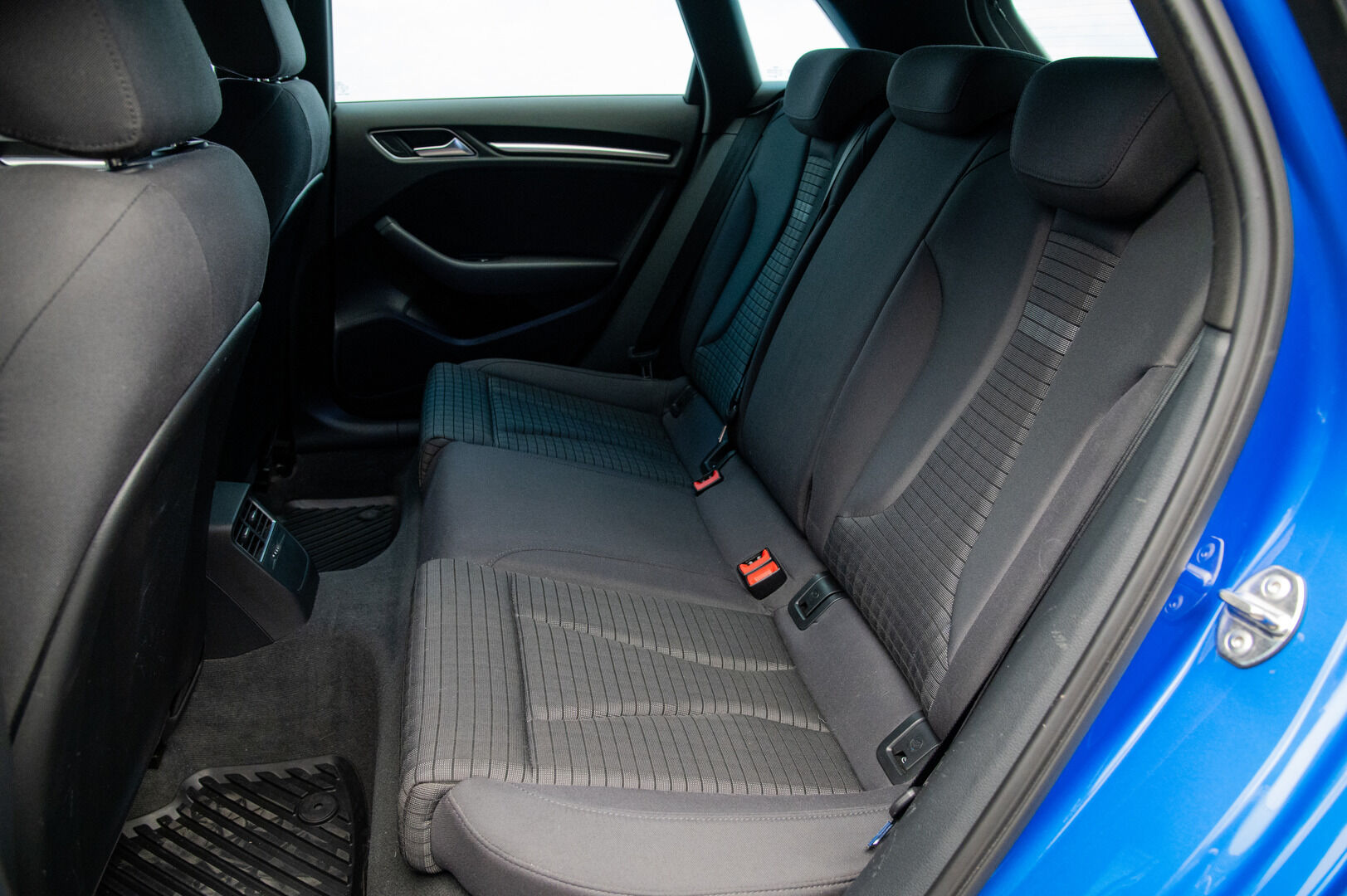 Audi A3 2018 Sportback Pro Business Sport Edition 2,0 TFSI 140 kW quattro S tronic / Adapt.vakkari / P-tutkat / Sport-penkit - 2 x renkaat / seuraava katsastus 01/27 / Hyvä huoltohistoria - HULLUT AVAJAISHULINAT KORKOTARJOUS 3,29 %