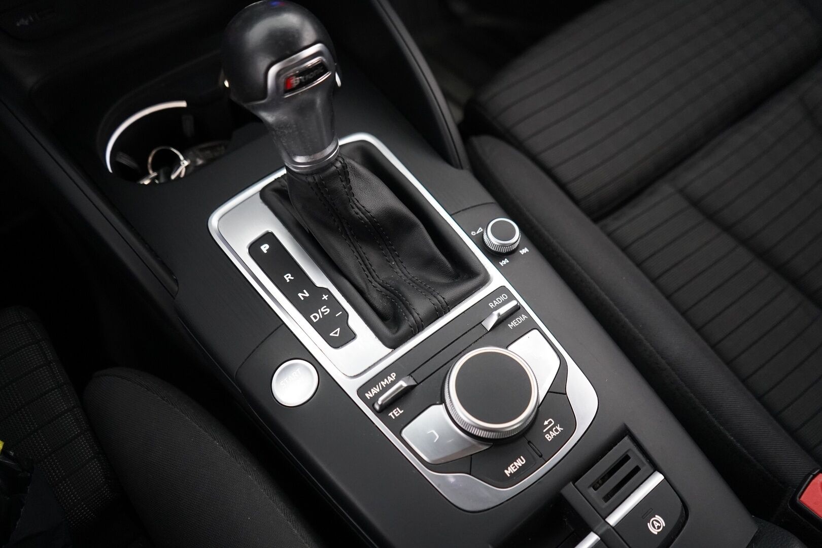 Audi A3 2018 Sportback Pro Business Sport Edition 2,0 TFSI 140 kW quattro S tronic / Adapt.vakkari / P-tutkat / Sport-penkit - 2 x renkaat / seuraava katsastus 01/27 / Hyvä huoltohistoria - HULLUT AVAJAISHULINAT KORKOTARJOUS 3,29 %