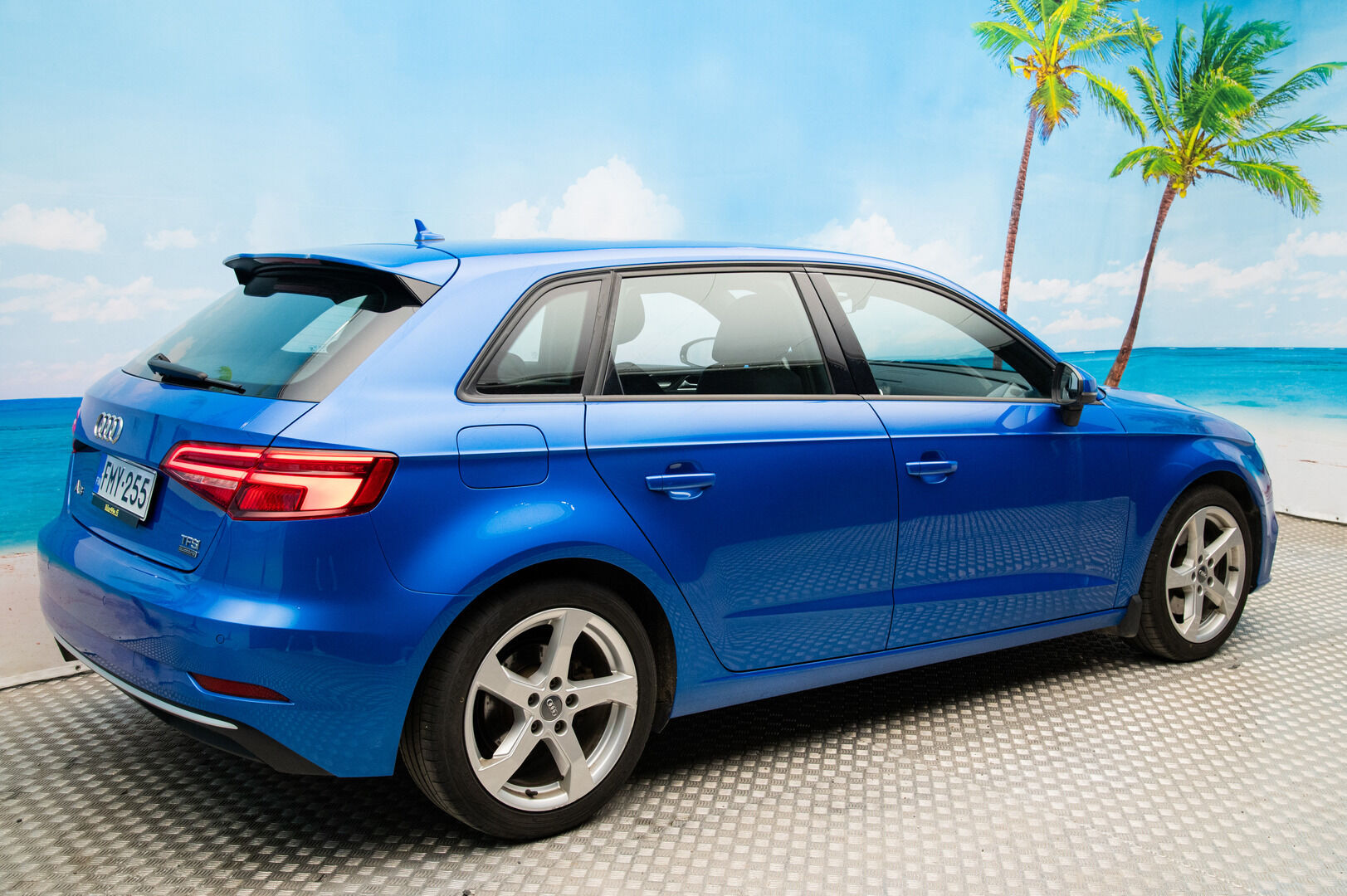 Audi A3 2018 Sportback Pro Business Sport Edition 2,0 TFSI 140 kW quattro S tronic / Adapt.vakkari / P-tutkat / Sport-penkit - 2 x renkaat / seuraava katsastus 01/27 / Hyvä huoltohistoria - HULLUT AVAJAISHULINAT KORKOTARJOUS 3,29 %