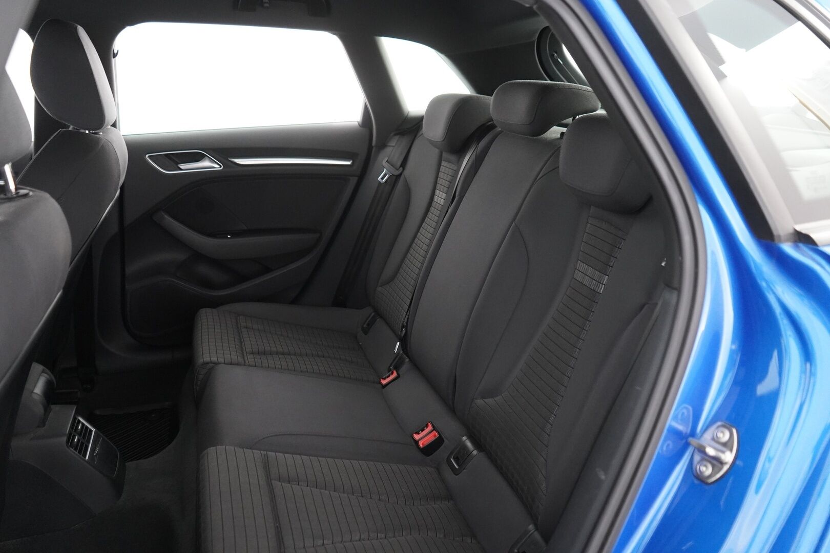 Audi A3 2018 Sportback Pro Business Sport Edition 2,0 TFSI 140 kW quattro S tronic - KATSO HINTA!! | ACC | P-tutkat | Sporttipenkit| Kahdet renkaat | Fiksut huollot
