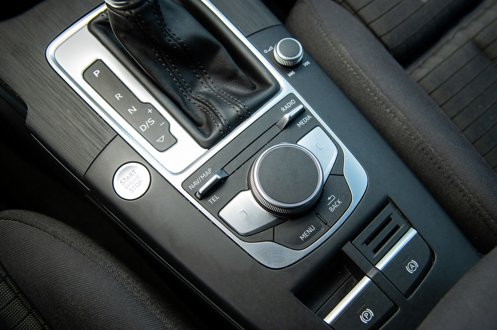 Audi A3 2018 Sportback Pro Business Sport Edition 2,0 TFSI 140 kW quattro S tronic / Adapt.vakkari / P-tutkat / Sport-penkit - 2 x renkaat / seuraava katsastus 01/27 / Hyvä huoltohistoria - HULLUT AVAJAISHULINAT KORKOTARJOUS 3,29 %