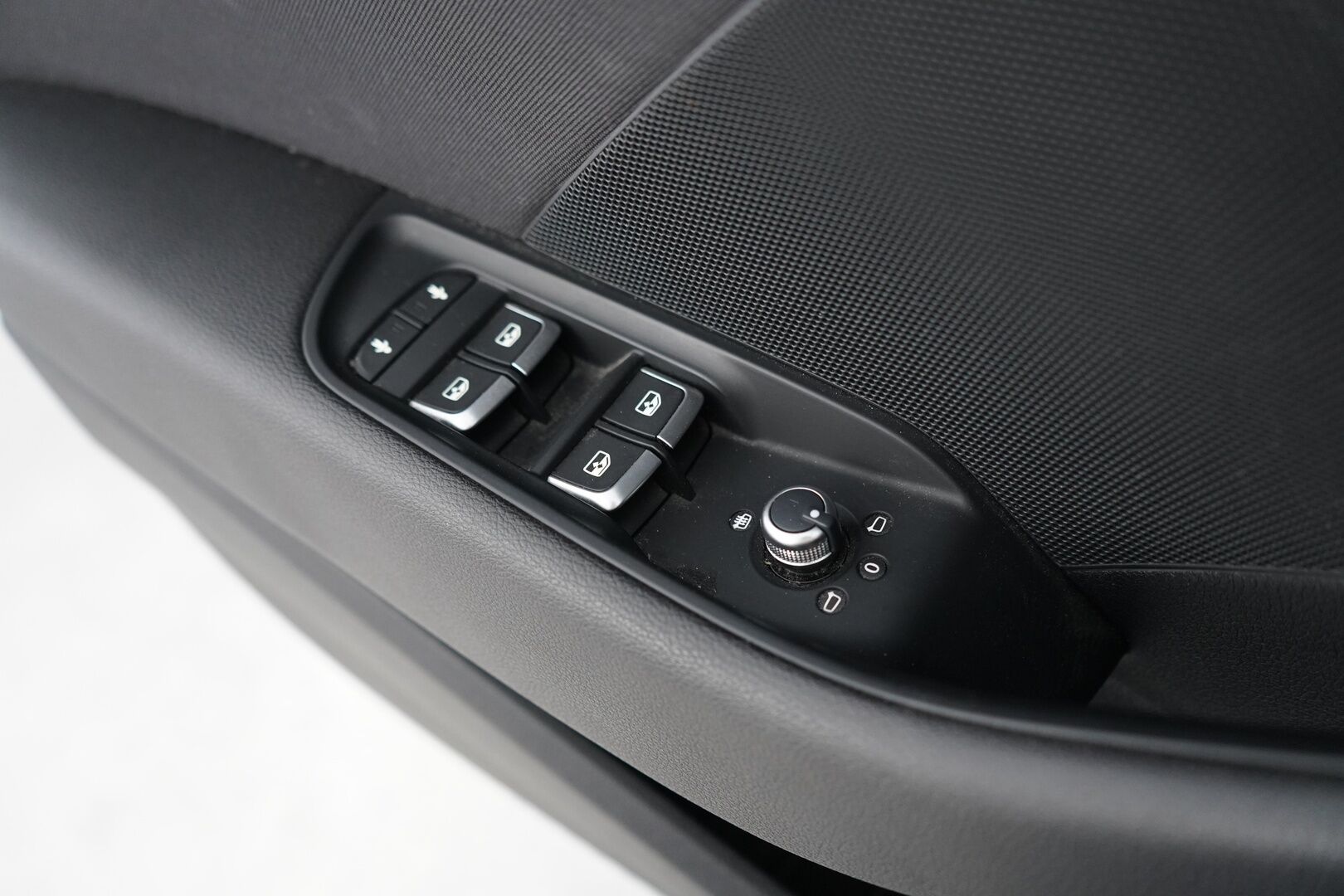 Audi A3 2018 Sportback Pro Business Sport Edition 2,0 TFSI 140 kW quattro S tronic / Adapt.vakkari / P-tutkat / Sport-penkit - 2 x renkaat / seuraava katsastus 01/27 / Hyvä huoltohistoria - HULLUT AVAJAISHULINAT KORKOTARJOUS 3,29 %