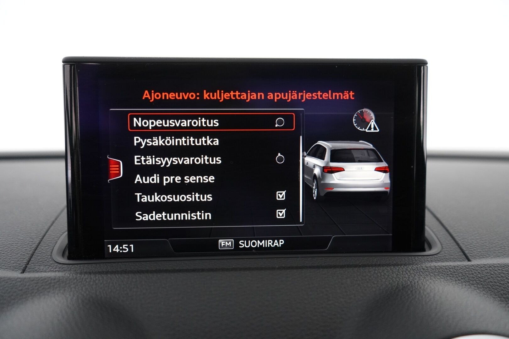 Audi A3 2018 Sportback Pro Business Sport Edition 2,0 TFSI 140 kW quattro S tronic / Adapt.vakkari / P-tutkat / Sport-penkit - 2 x renkaat / seuraava katsastus 01/27 / Hyvä huoltohistoria - HULLUT AVAJAISHULINAT KORKOTARJOUS 3,29 %