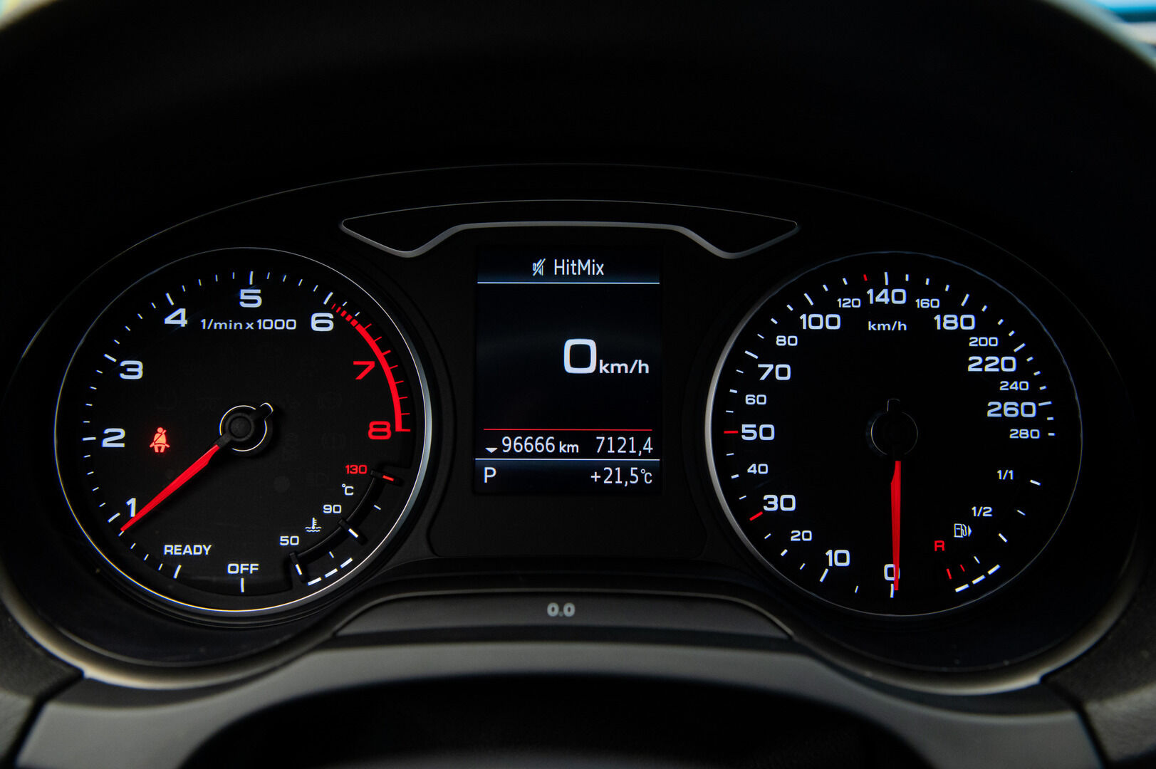 Audi A3 2018 Sportback Pro Business Sport Edition 2,0 TFSI 140 kW quattro S tronic / Adapt.vakkari / P-tutkat / Sport-penkit - 2 x renkaat / seuraava katsastus 01/27 / Hyvä huoltohistoria - HULLUT AVAJAISHULINAT KORKOTARJOUS 3,29 %