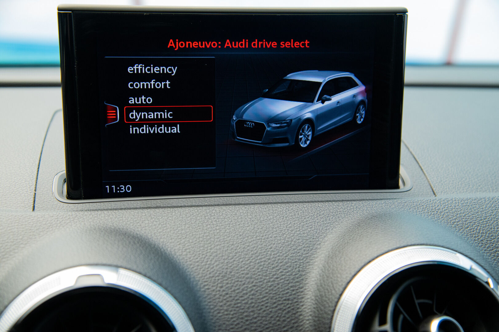 Audi A3 2018 Sportback Pro Business Sport Edition 2,0 TFSI 140 kW quattro S tronic / Adapt.vakkari / P-tutkat / Sport-penkit - 2 x renkaat / seuraava katsastus 01/27 / Hyvä huoltohistoria - HULLUT AVAJAISHULINAT KORKOTARJOUS 3,29 %